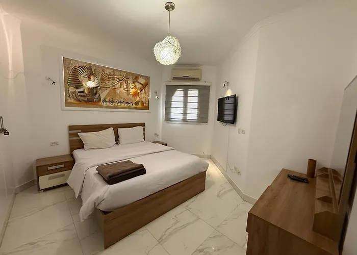 Regency Towers Appartement *